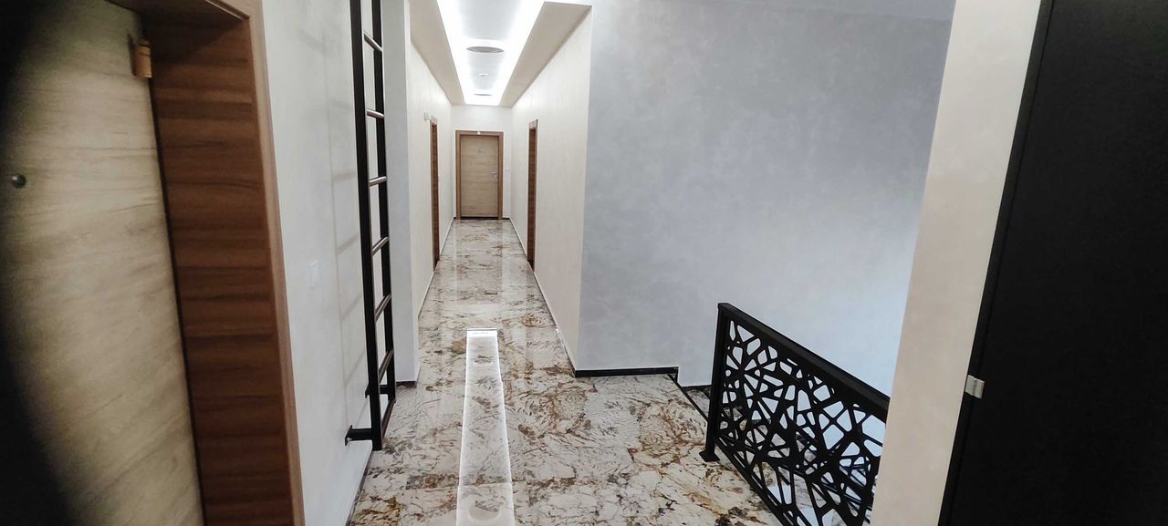 Продава се Двустаен апартамент в Пловдив, Христо Смирненски - 75 кв.м за 1667 €/кв.м - Снимка #1
