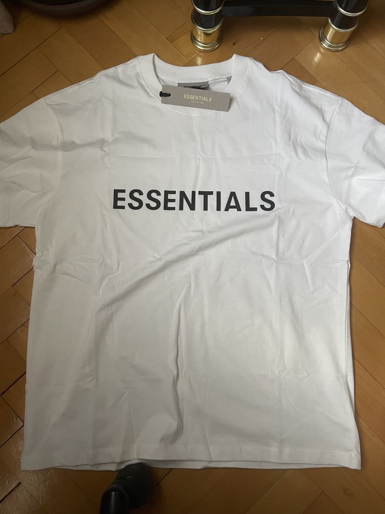 Tricou essentials