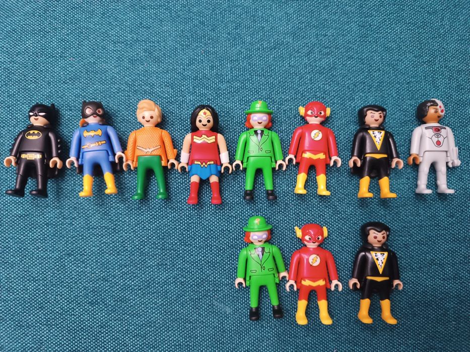 Kinder surprise dc playmobile