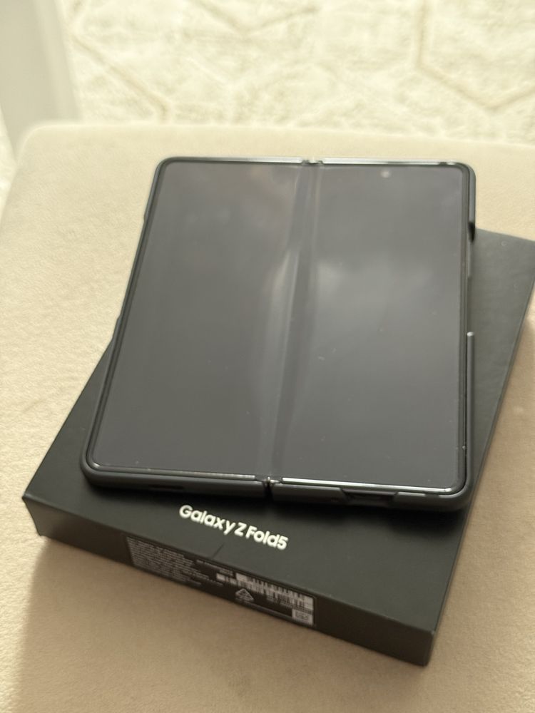 Продам Samsung Z Fold5