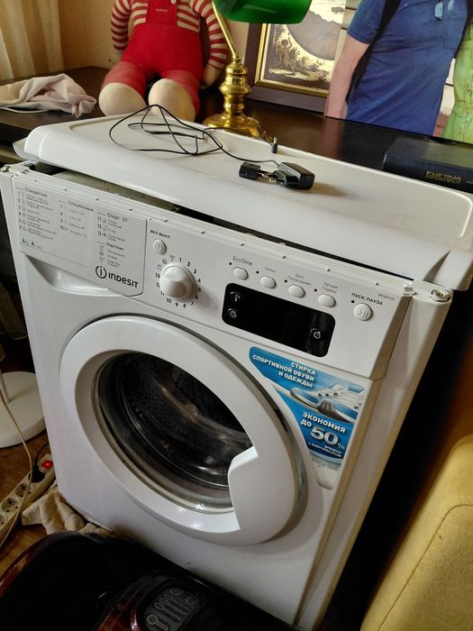 Продам стиральную машину Indesit б/у на детали
