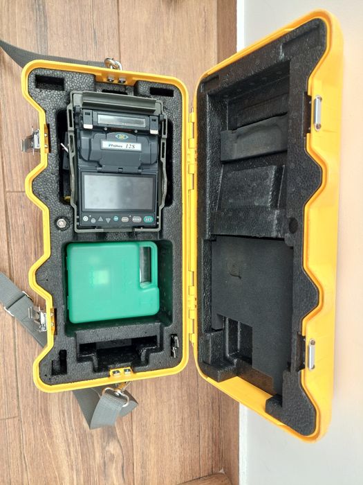 Trusa lipit fibra optica * sudura fibra optica Fujikura 12s