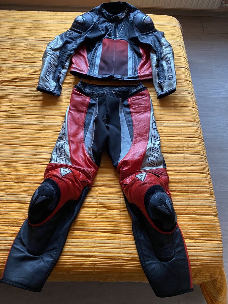 мото екип Dainese 2 части (свързващ цип на кръста) + 2 слайдера