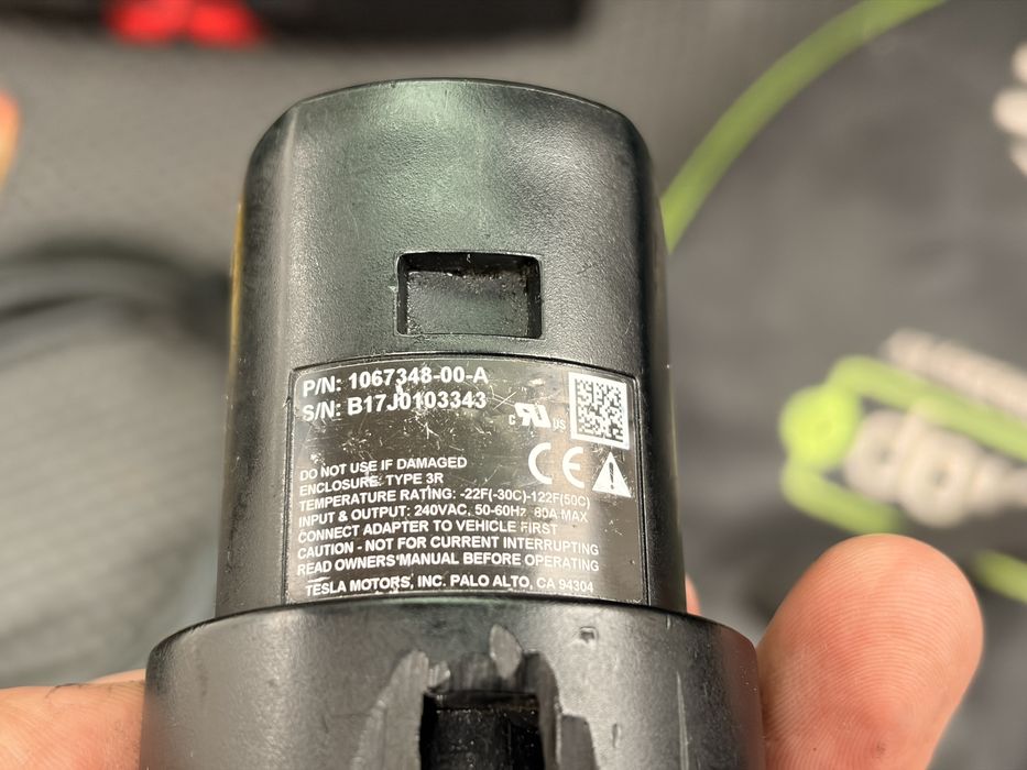 J1772 to Tesla оригинален адаптер Tesla тип 1