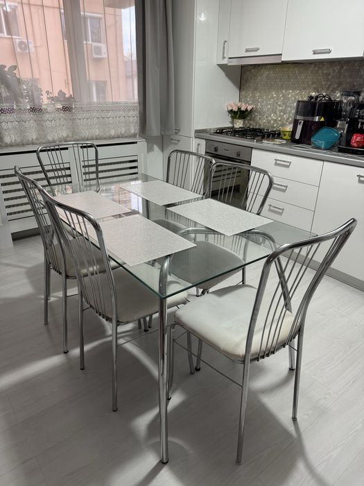 Vand masa din sticla + 6 scaune