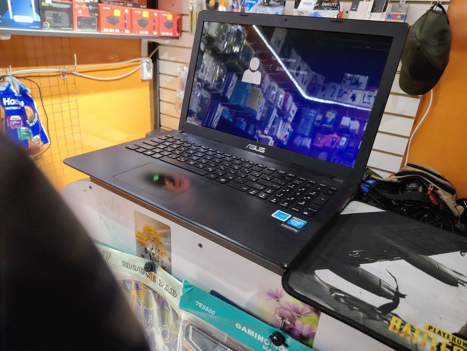 Noutbuk sotiladi Asus