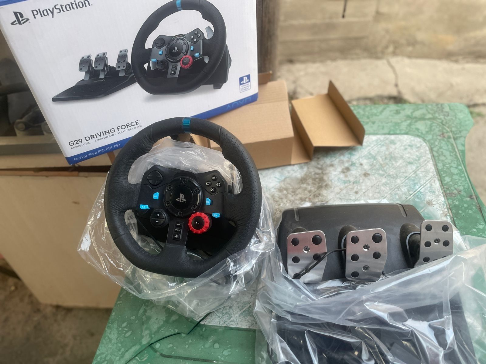 Продам Logitech игровой руль вместе переключателем
