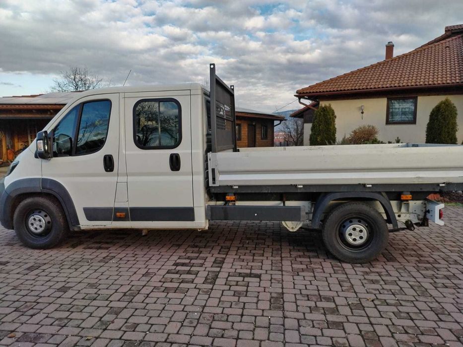 Peugeot Boxer Doka 7 persoane