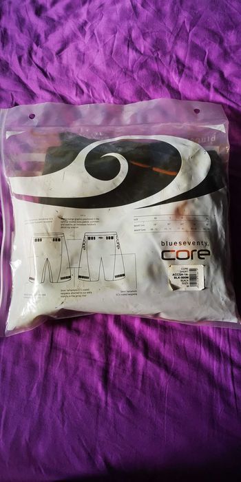 Pantaloni scurți de înot triatlon Blueseventy CORE Unisex M Nou!!