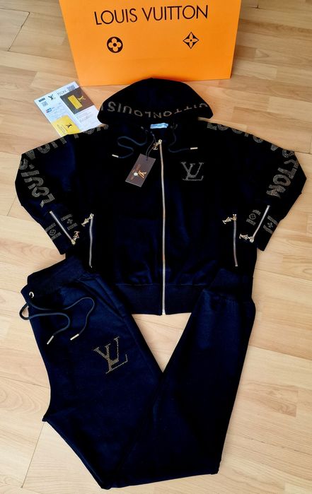 Treninguri bumbac, accesorii metalice aurii, saculet, etichetă