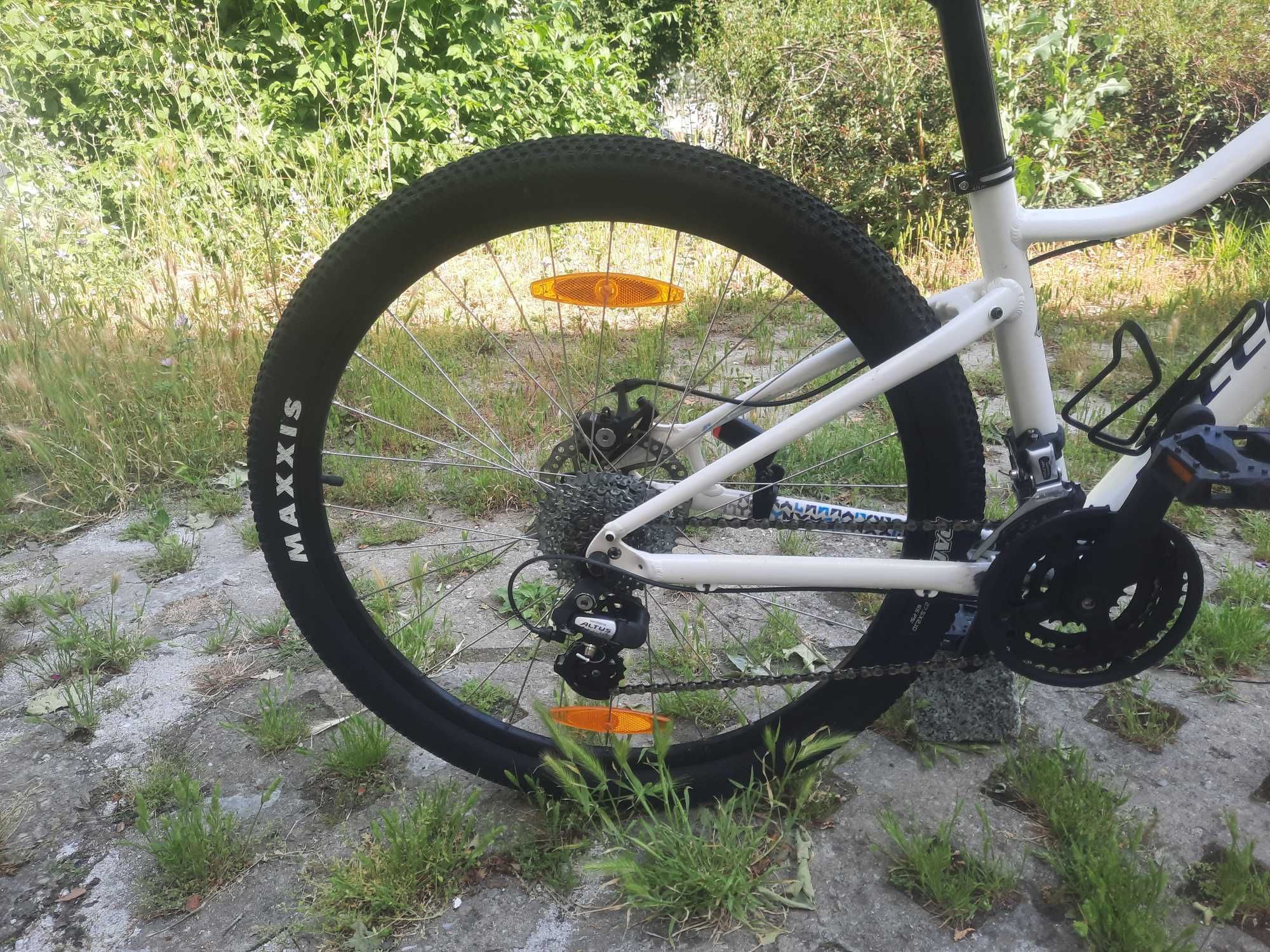 Планински велосипед Specialized Jynx 650B Metallic White 27,5