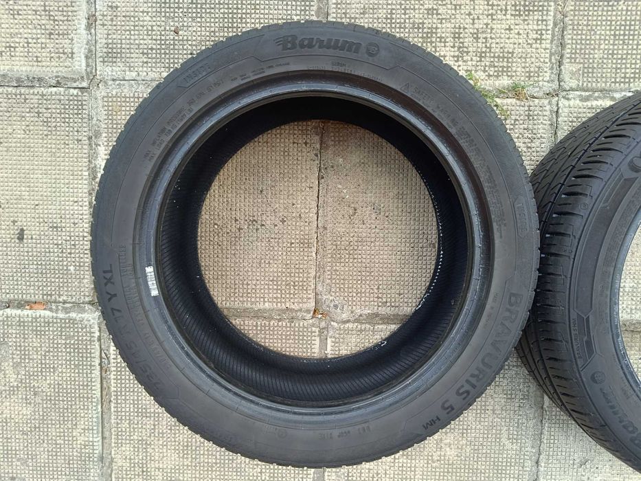 2 броя летни гуми 235 45 r17 '' BARUM BRAVURIS 5 DOT 0222 7mm