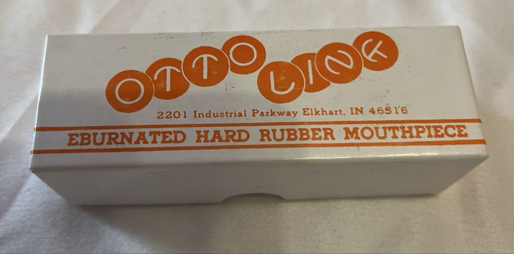 Otto Link  ,  mustiuc saxofon alto