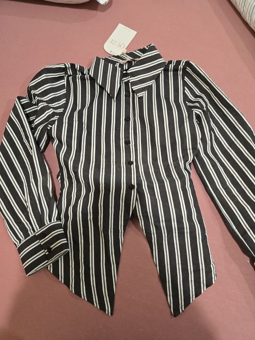 Дамска риза с ефектен гръб размер XS