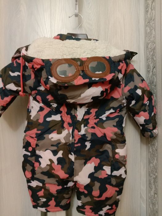 Комбинезон  фирменный.