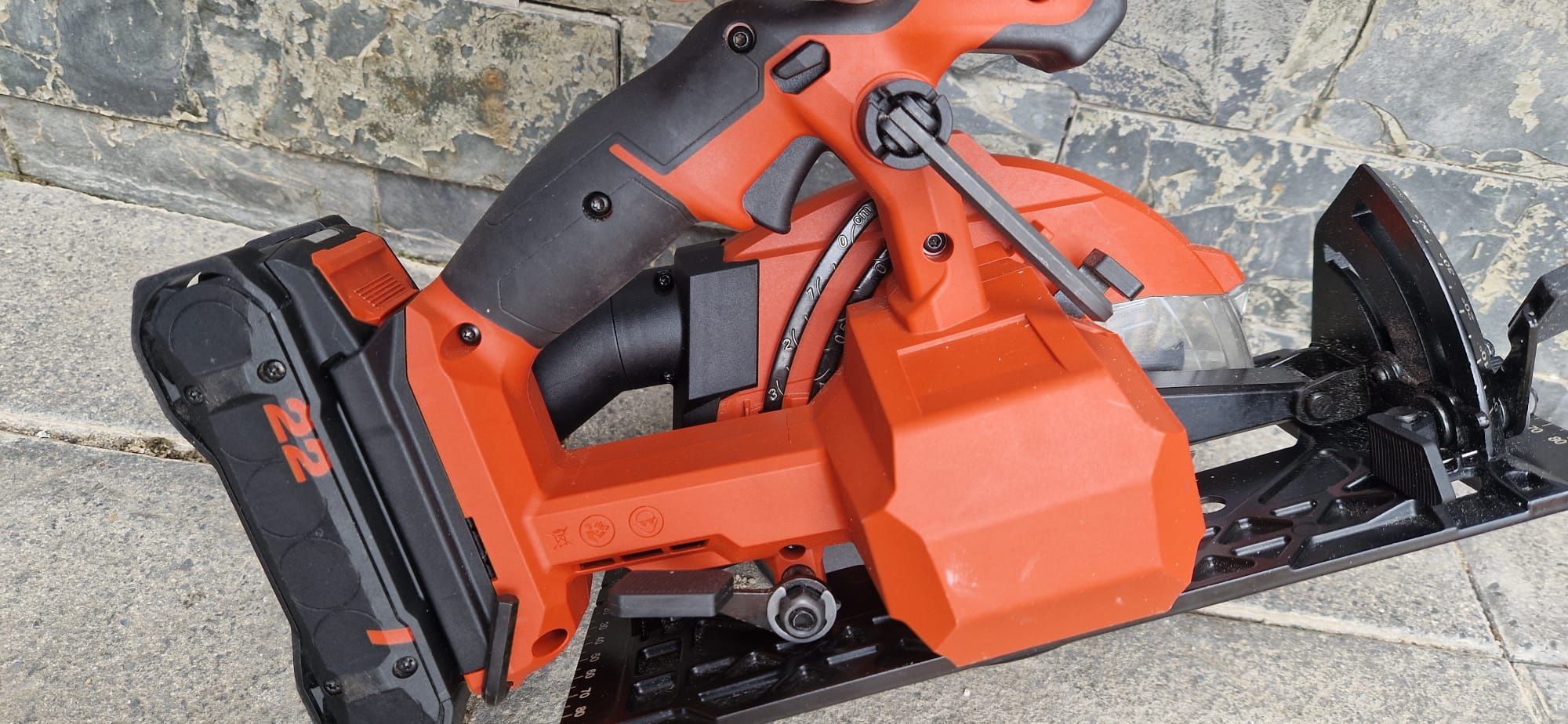 Hilti circular pe acumulator