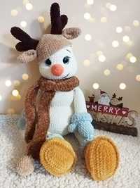 Ръчно плетена играчка Снежен човек