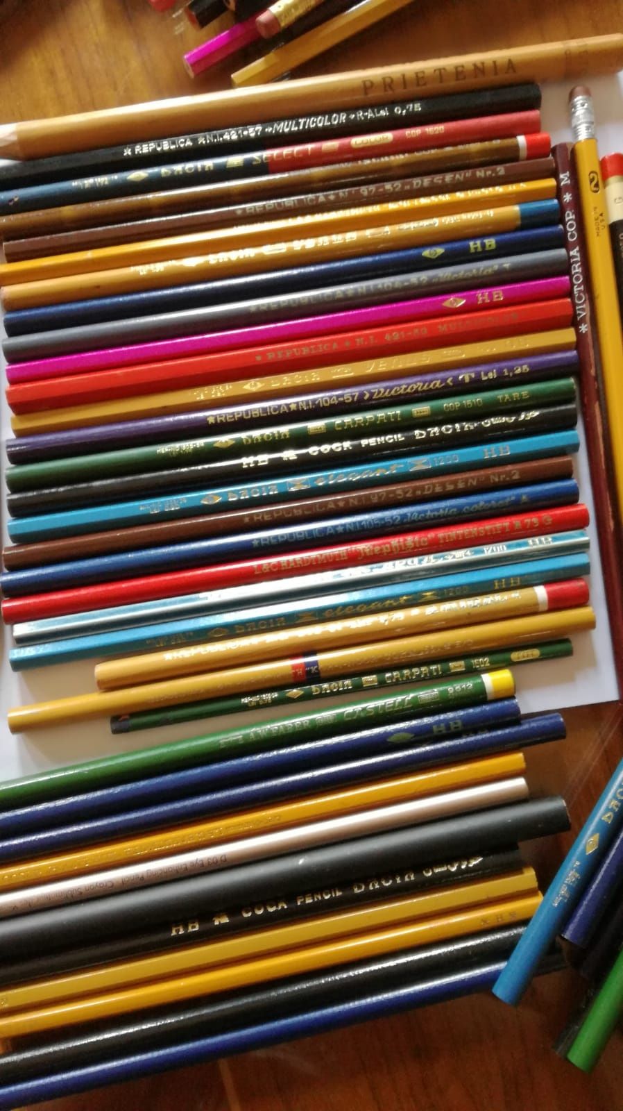 Creioane vintage de colectie