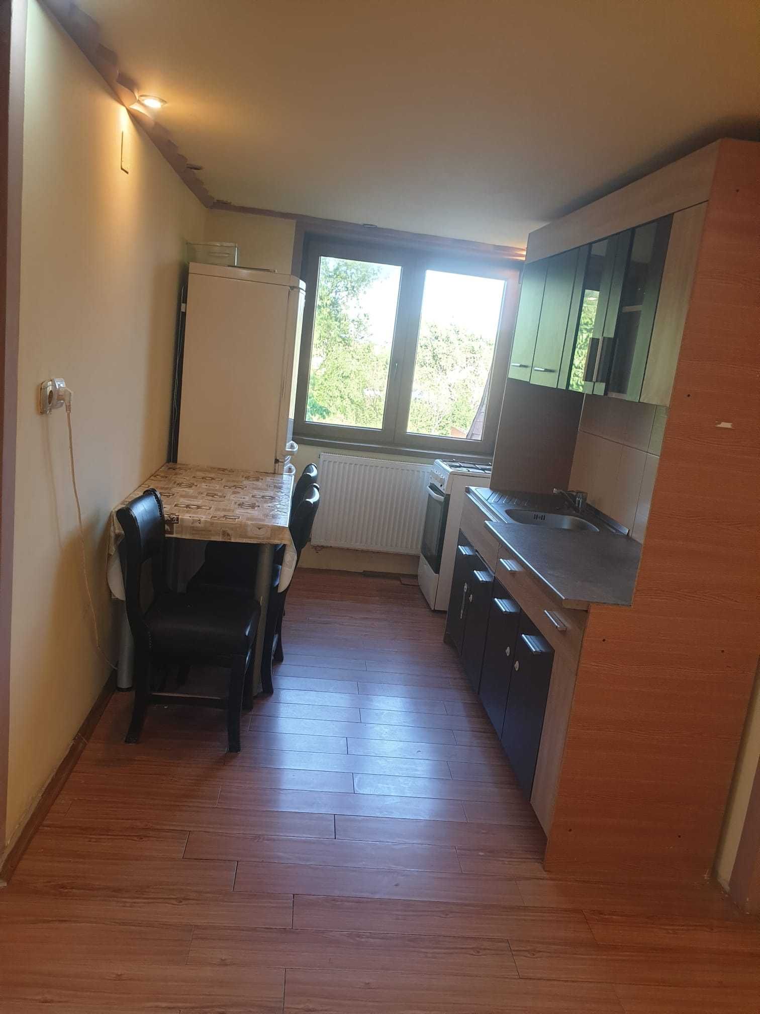 Inchiriez apartament in vila, chisoda