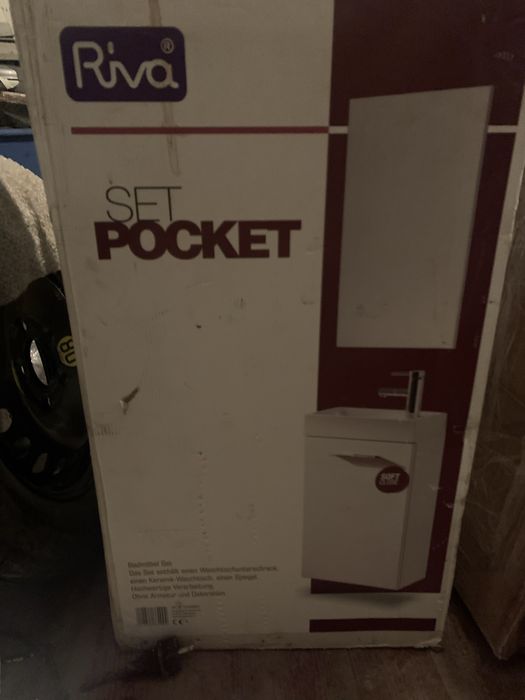 Vand dulapior cu ghiuveta incorporata nou sigilat