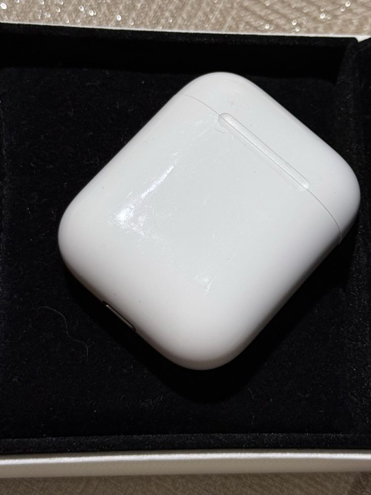 Apple AirPods 2