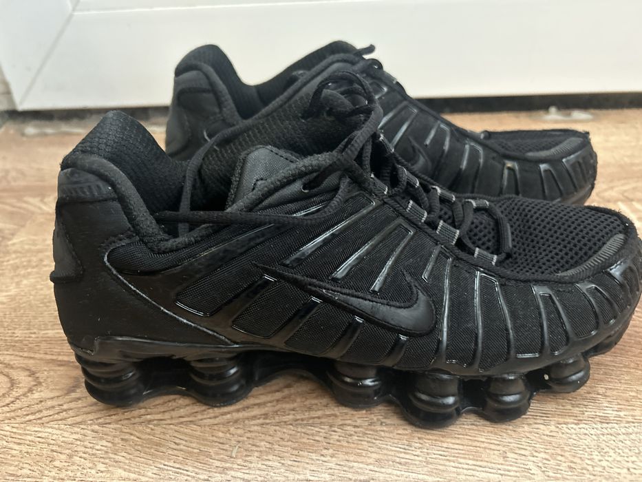 Продамам обувки nike air max shox tl 43 номер !!