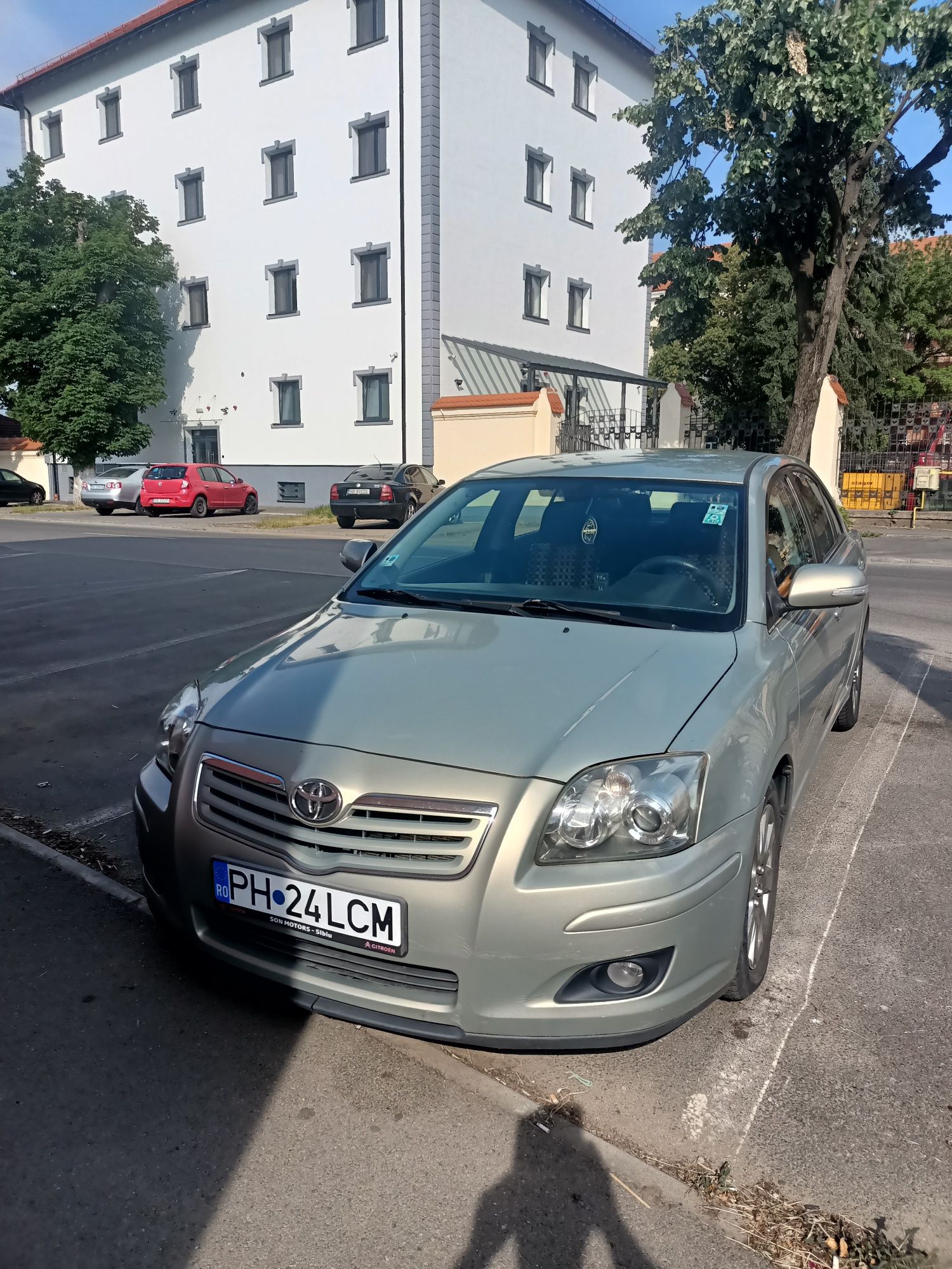 Vind Toyota avensis