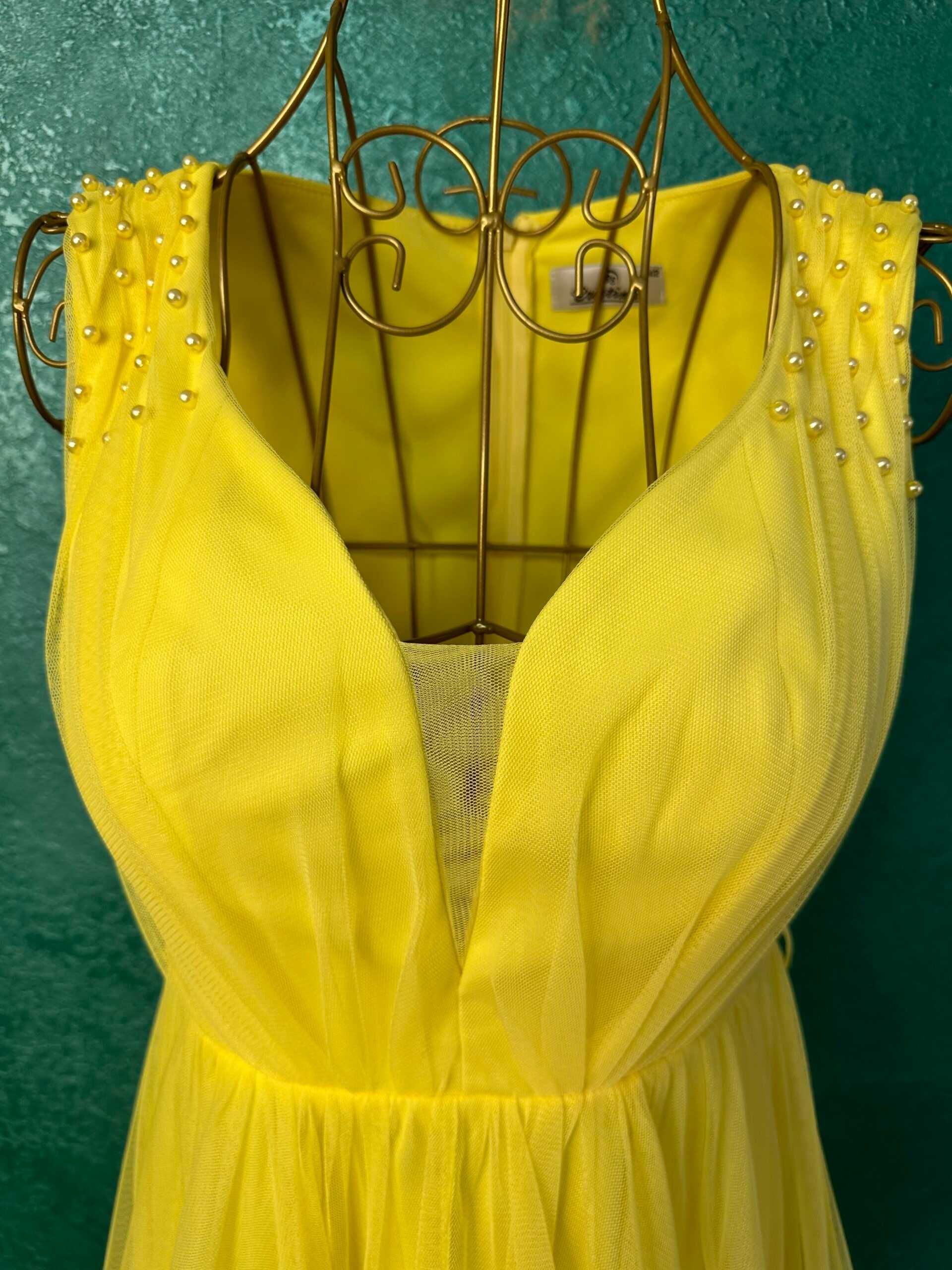 Rochie galbena din tulle, cu inserții perlate, mărimea M, NOUA