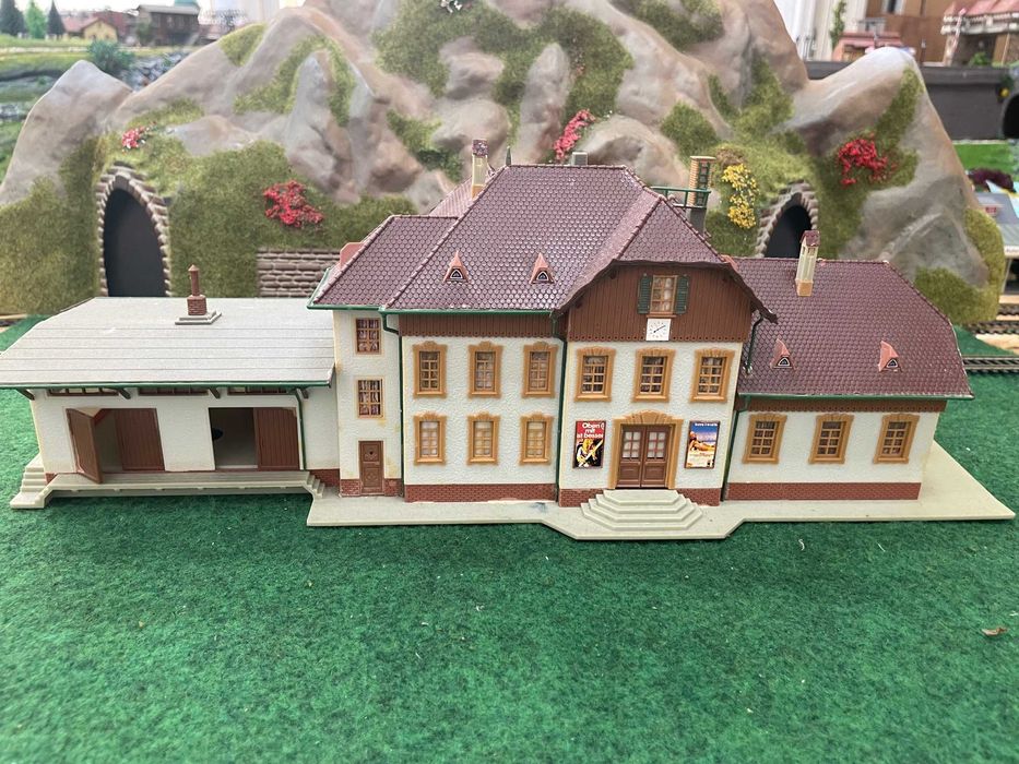 Гара за макет на влак HO 1:87 ЖП моделизъм диорама фигури