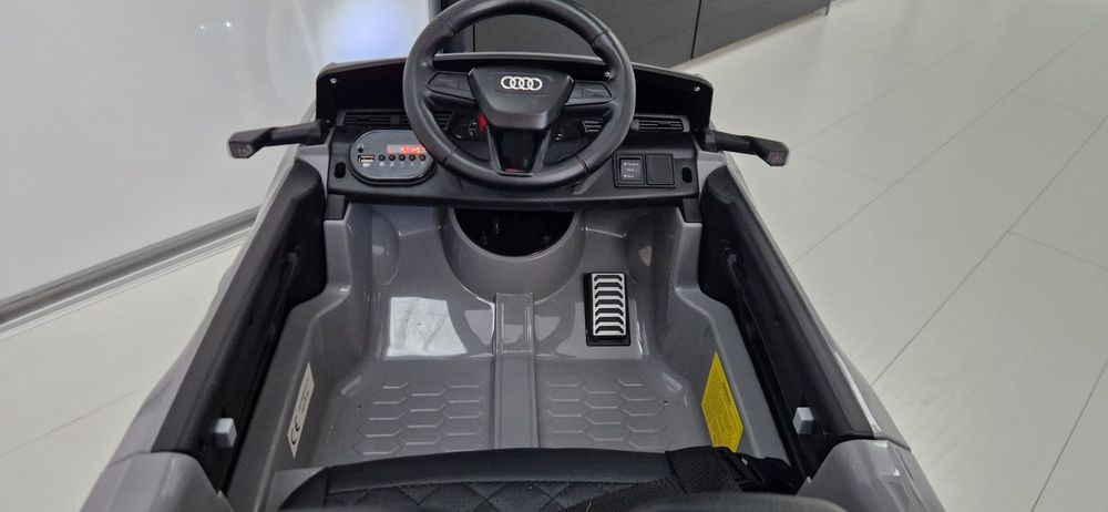 Masinuta electrica pentru copii, Audi SQ8, 70W 12V Garantie