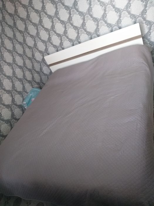 Кровать с матрасом