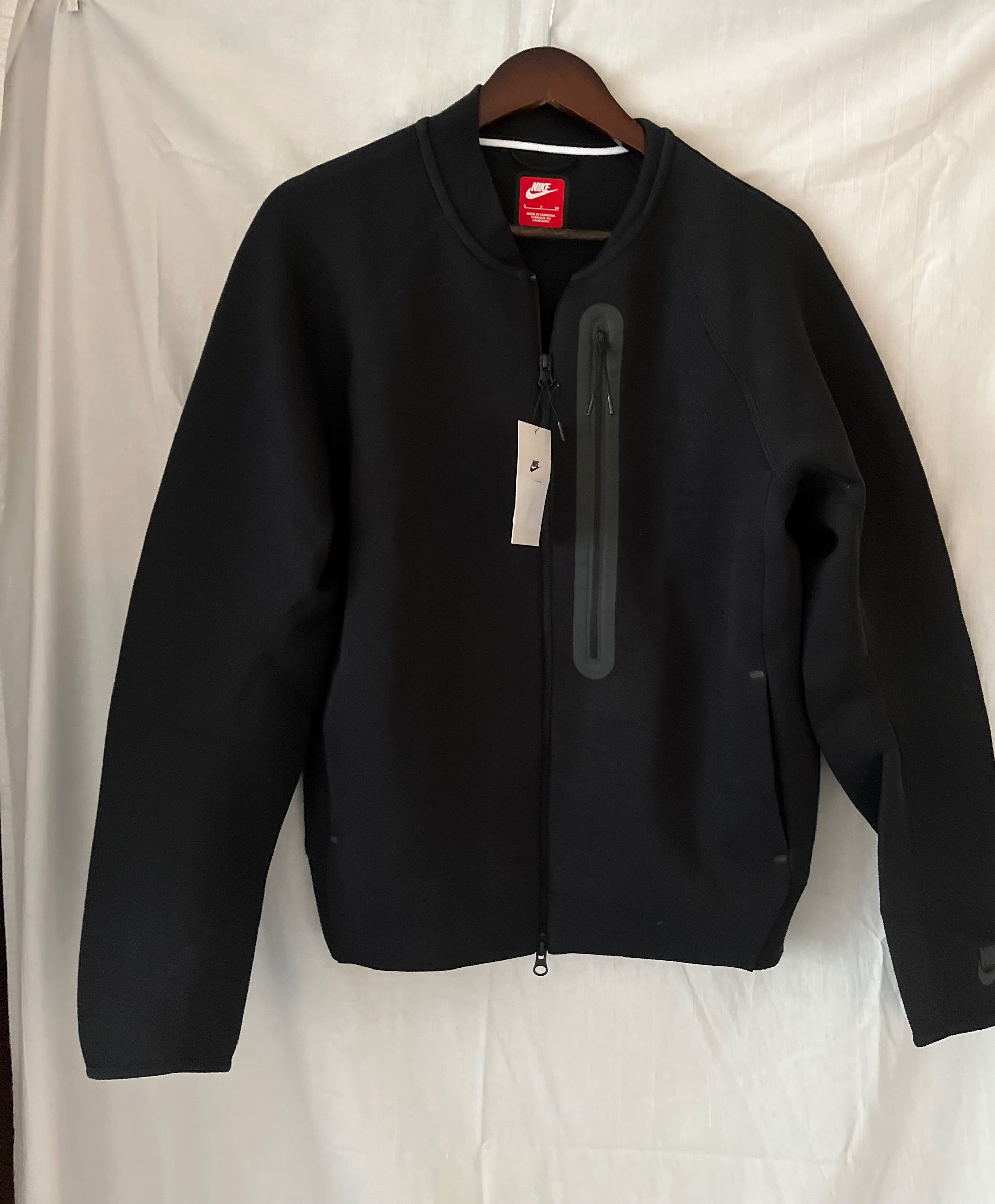 Нови МъжкиГорнища Nike Tech Fleece