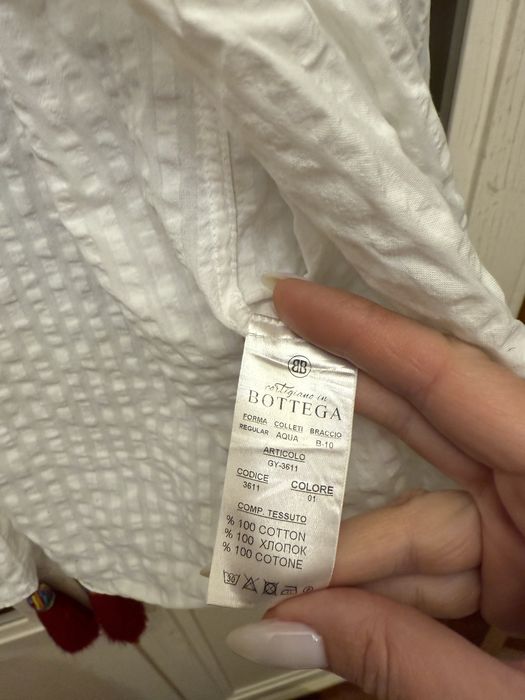 Рубашки в отличном . Размеры указала на фото .