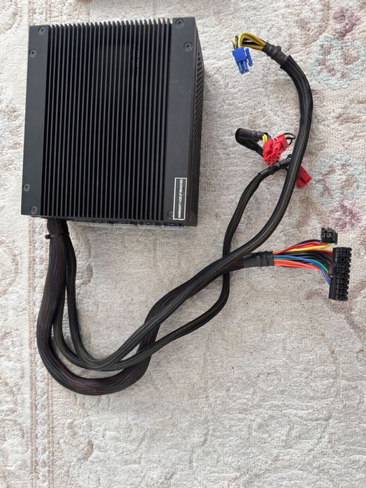 Vand sursa fanless Super Flower Platinum 500W, impecabila