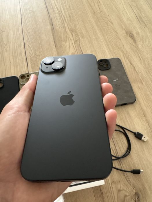 Като нов! iPhone 15 Plus - закупен от Лондон