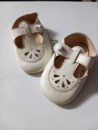 Papuci de bebeluși