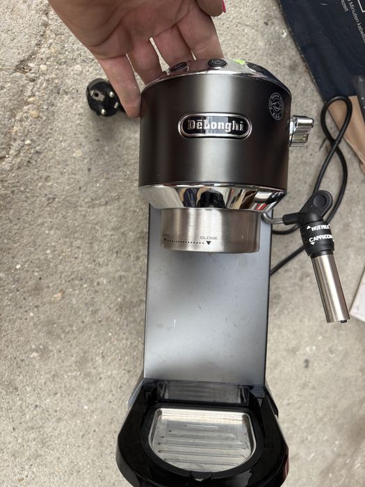 Espressor delonghi dedica