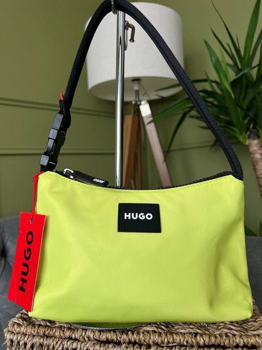 Valentino/Calvin Klein/Hugo Boss/19V69 By Versace