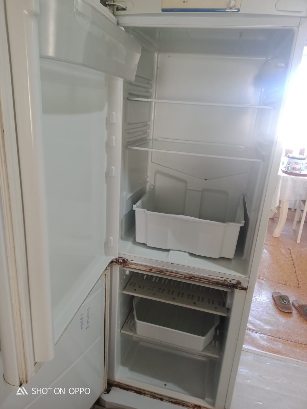 Холодильник б/у в хорошем состоянии