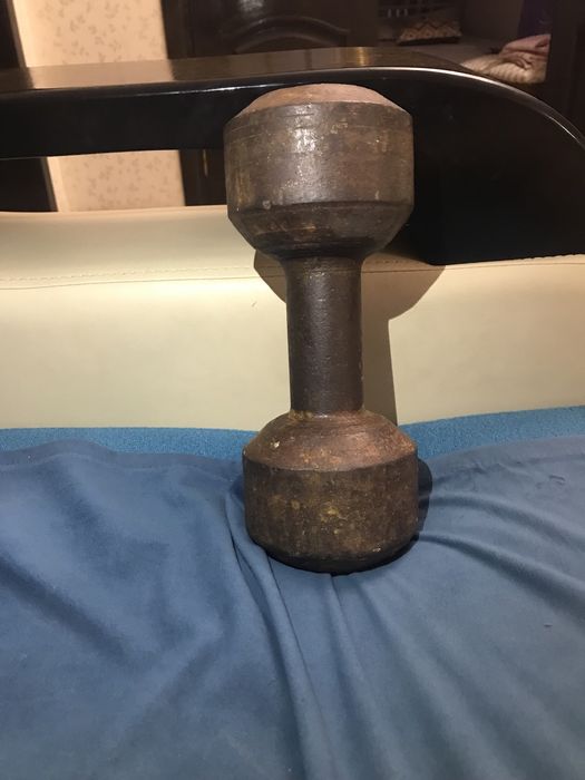 продам гантелью срочно