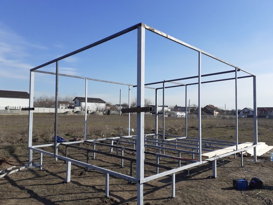 Vand  hala metalică cu structura metalică din panou izolat 10x30