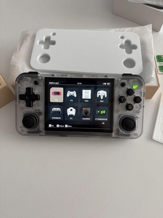 Consola portabila RG35XX H noua