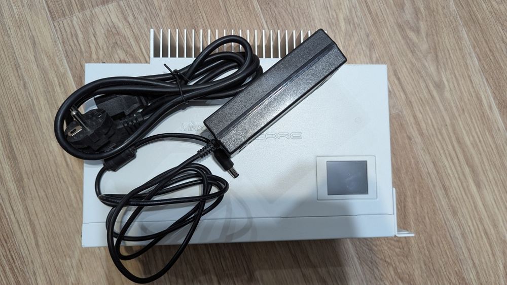 Сетевой маршрутизатор (роутер) Mikrotik CCR1009-7G-1C-1S+