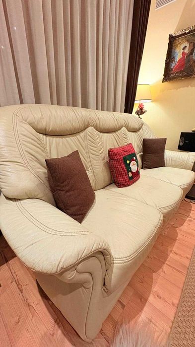 Vand set doua canapele piele (3 locuri, respectiv 2 locuri)