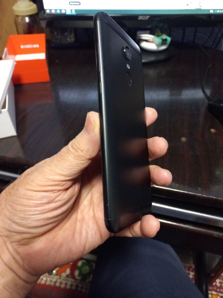 Сотовый телефон МИ-5Plus