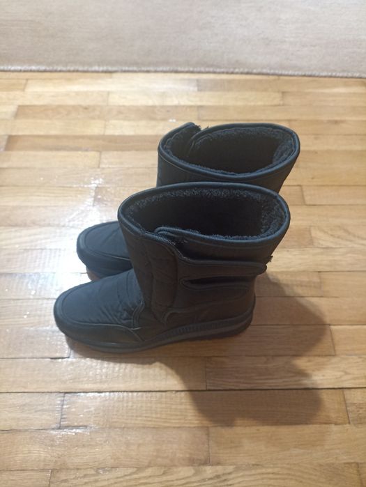 Vând cizme unisex  mărimea 38,5-39