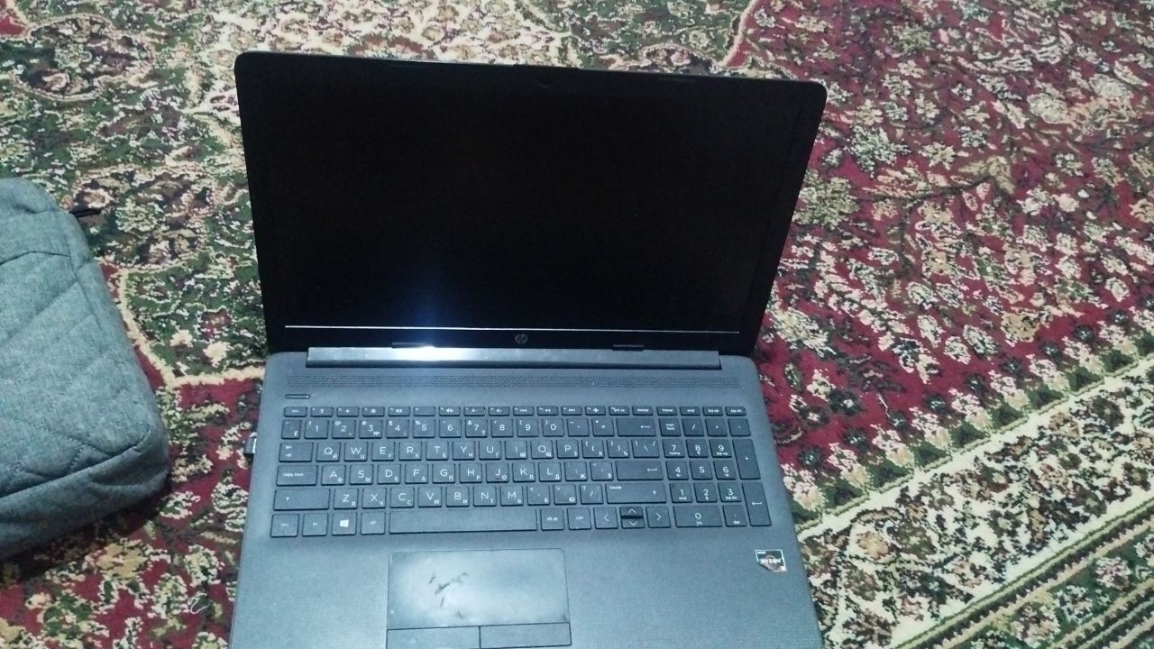 Notebook sotiladi