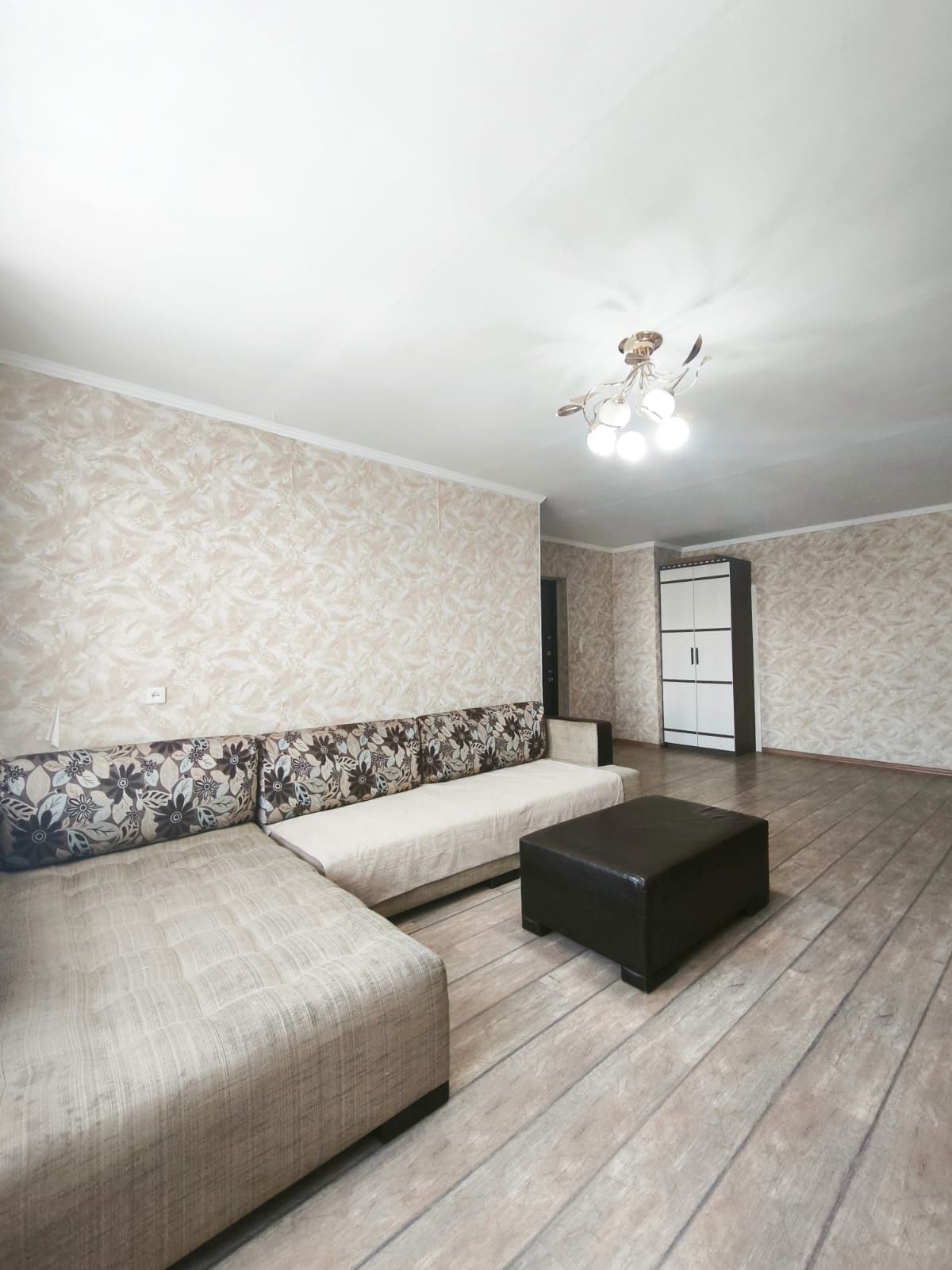 Продам 3-х комнатную квартиру.79м.кв, дом кирпич,2 лоджии. Жастар 21/2