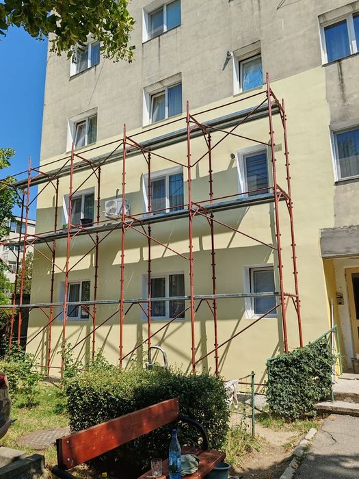 Inchiriez Schele, Placa compactoare,  Demolator, Betoniera, etc