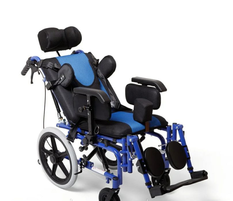 Продается подростковая инвалидная  коляска  в упаковке.